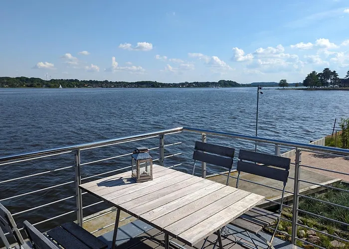 Semesterbostad Wasserhaus Schleibluete *